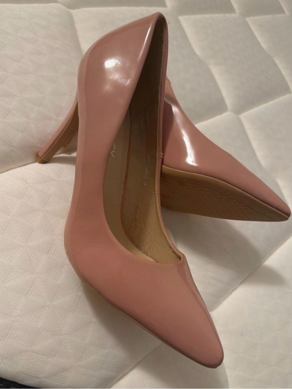 Sleek Pointed-Toe Patent Heels in Dusty Rose